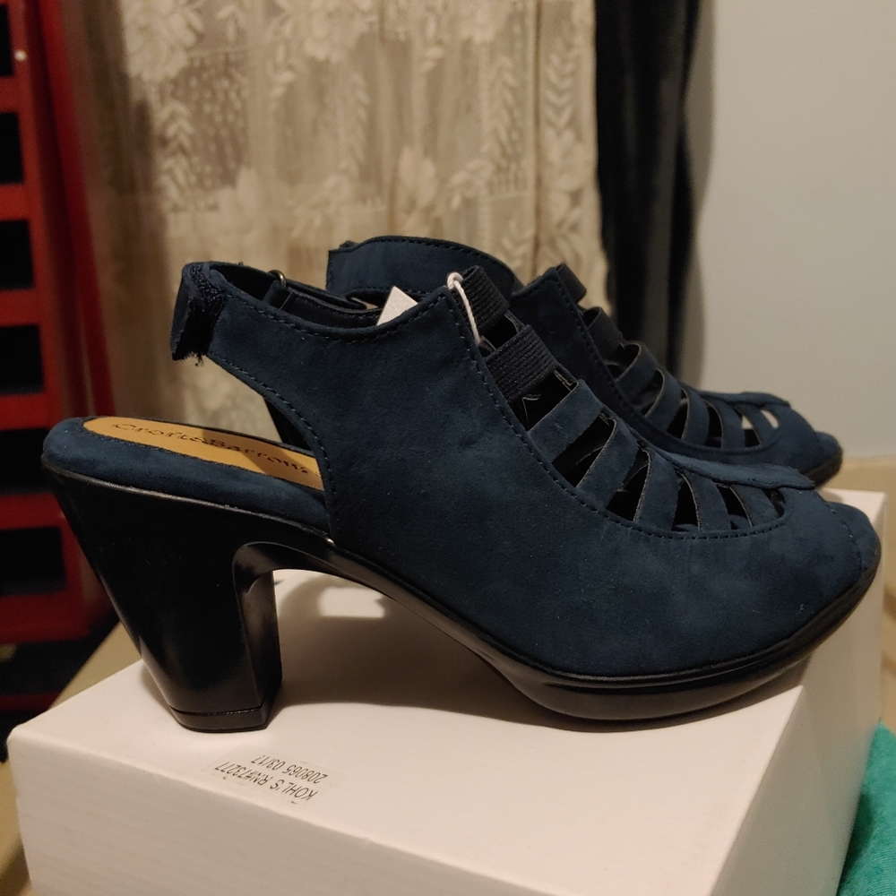 Shoes - Picture 3 of 4
